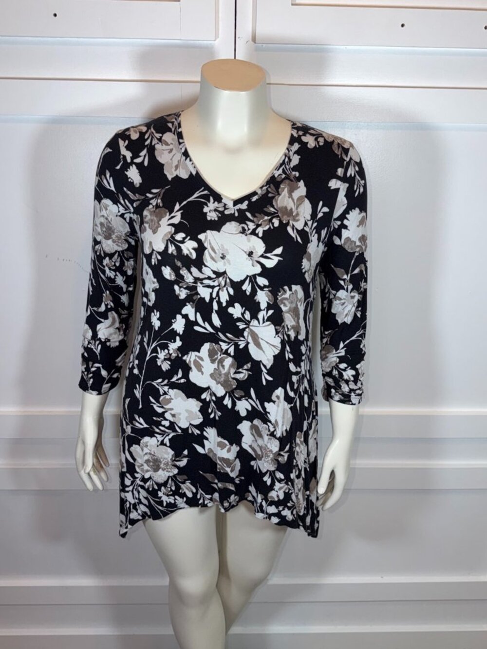 APT.9 Floral Tunic Top Women L Black